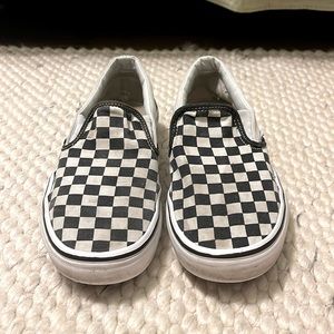 WHITE AND BLACK CHECKERED VANS